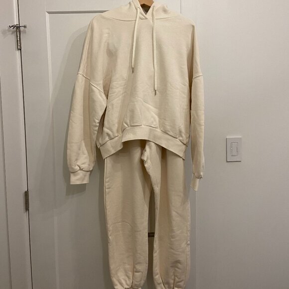 The Frankie Shop EUC Vanessa Sweatsuit - Hoodie AND Sweatpants in Vanilla - Picture 3 of 14